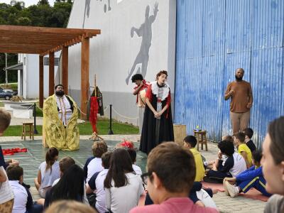 APRESENTAÇÃO TEATRO 1