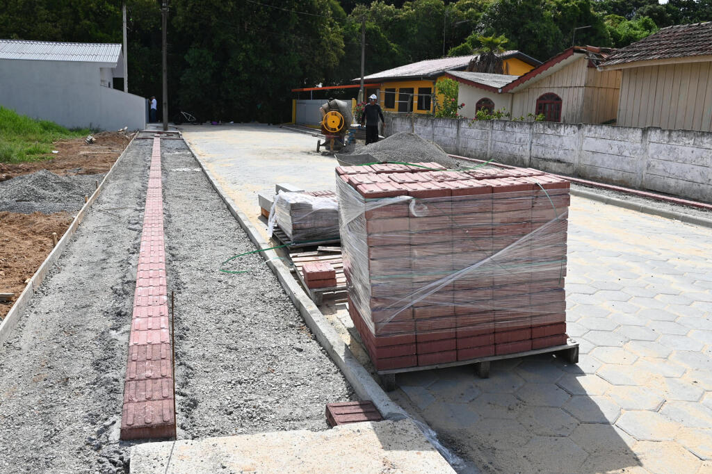 Prefeitura de Contenda pavimenta mais 31 ruas