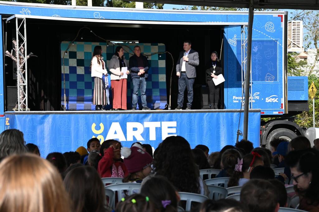 Sesc Arte Móvel leva cultura aos contendenses