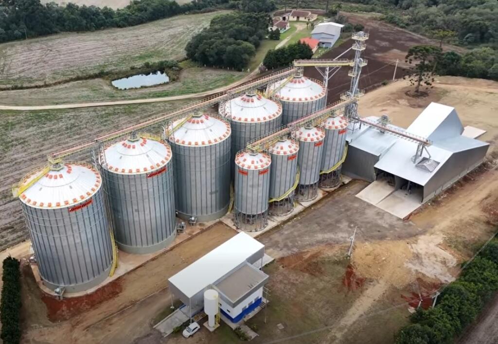 Anaconda inaugura unidade em Contenda