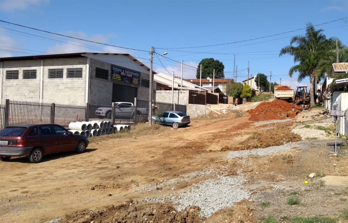 Contenda inicia mais uma pavimentação