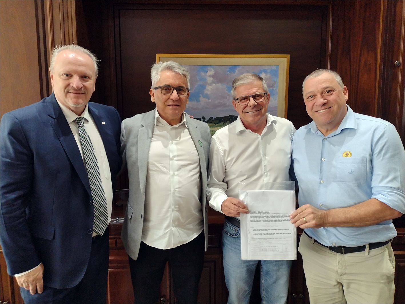 Mostarda apresenta projeto para construção de 104 casas populares