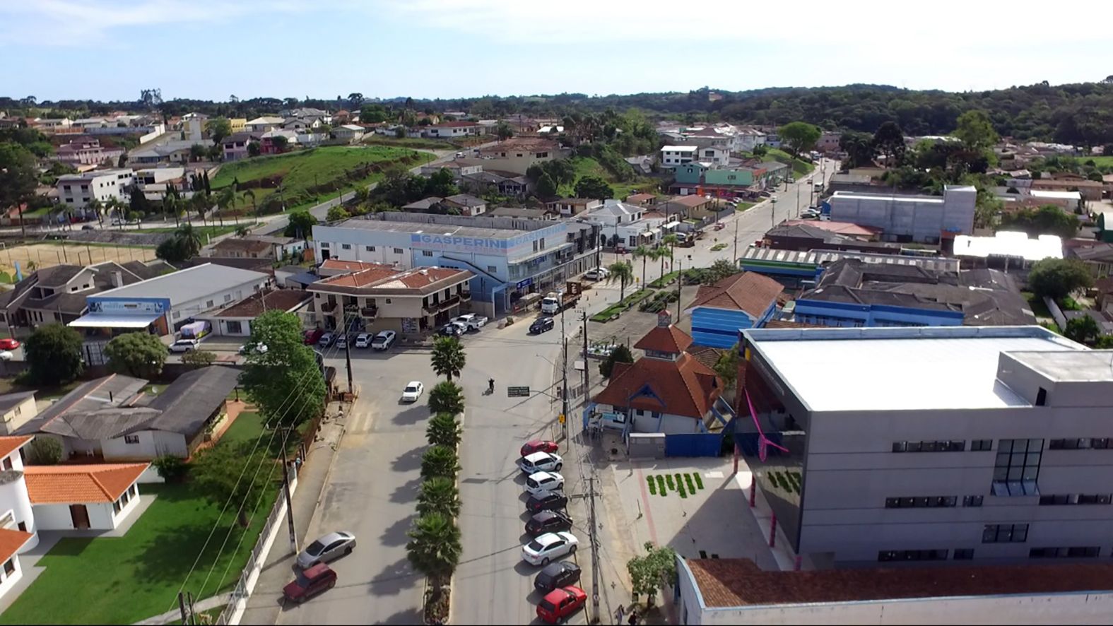 Município orienta os moradores sobre limpeza de terrenos baldios