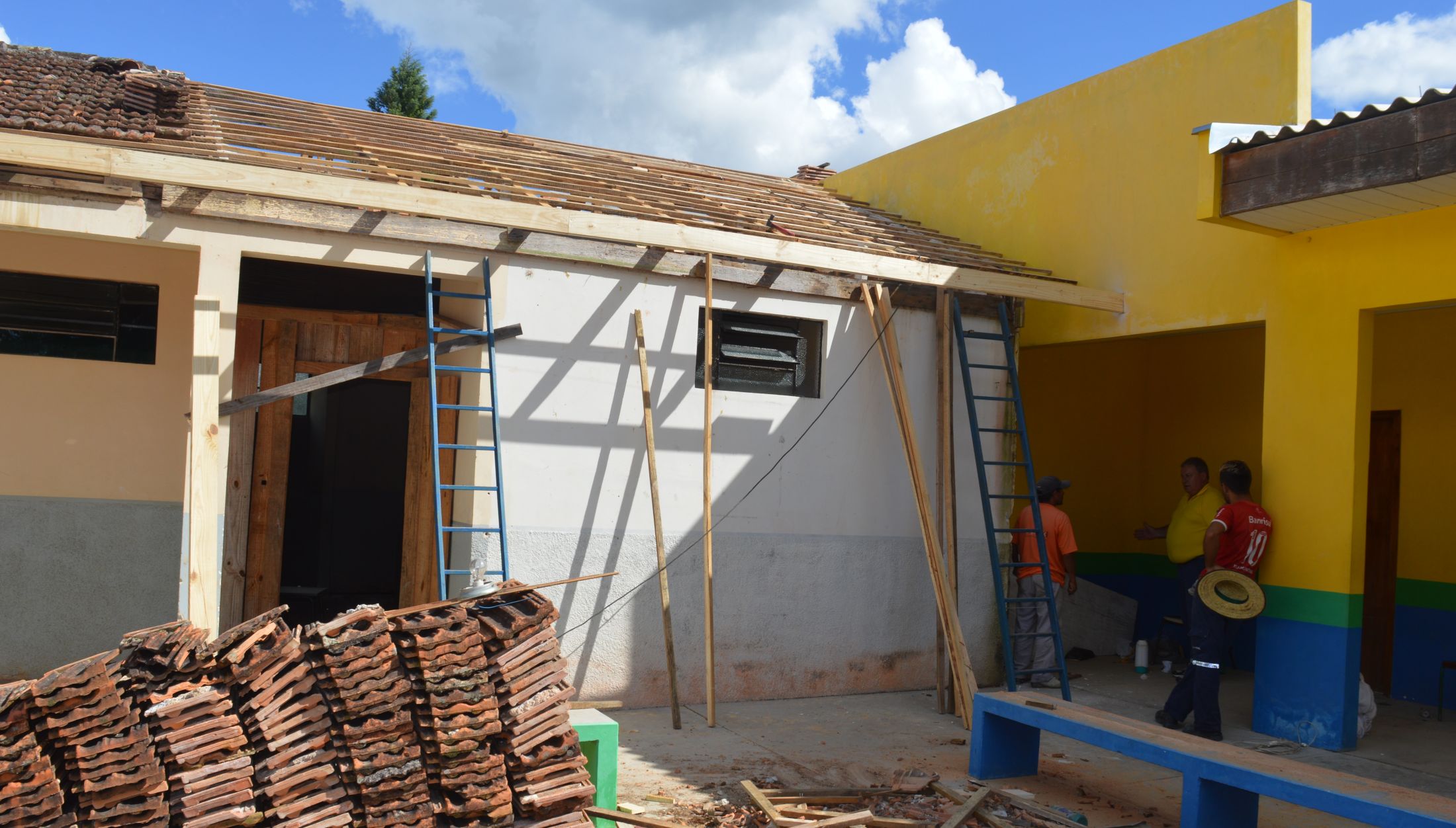 Prefeito acompanha obras nas escolas municipais