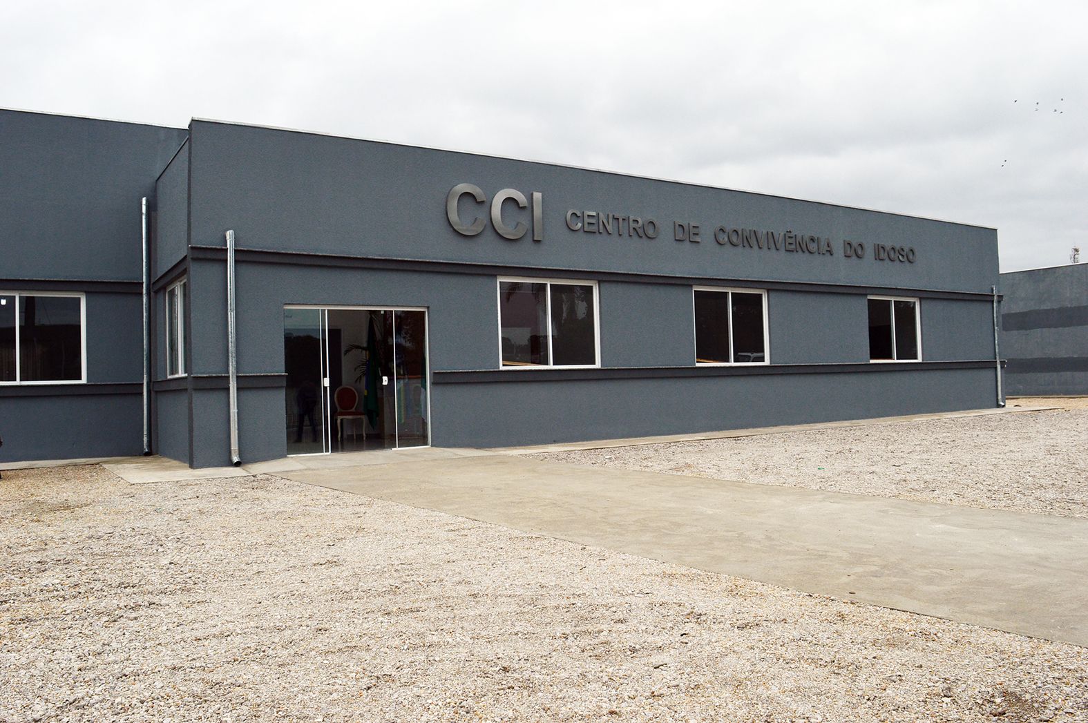 Contenda reinaugura o Centro de Convivência