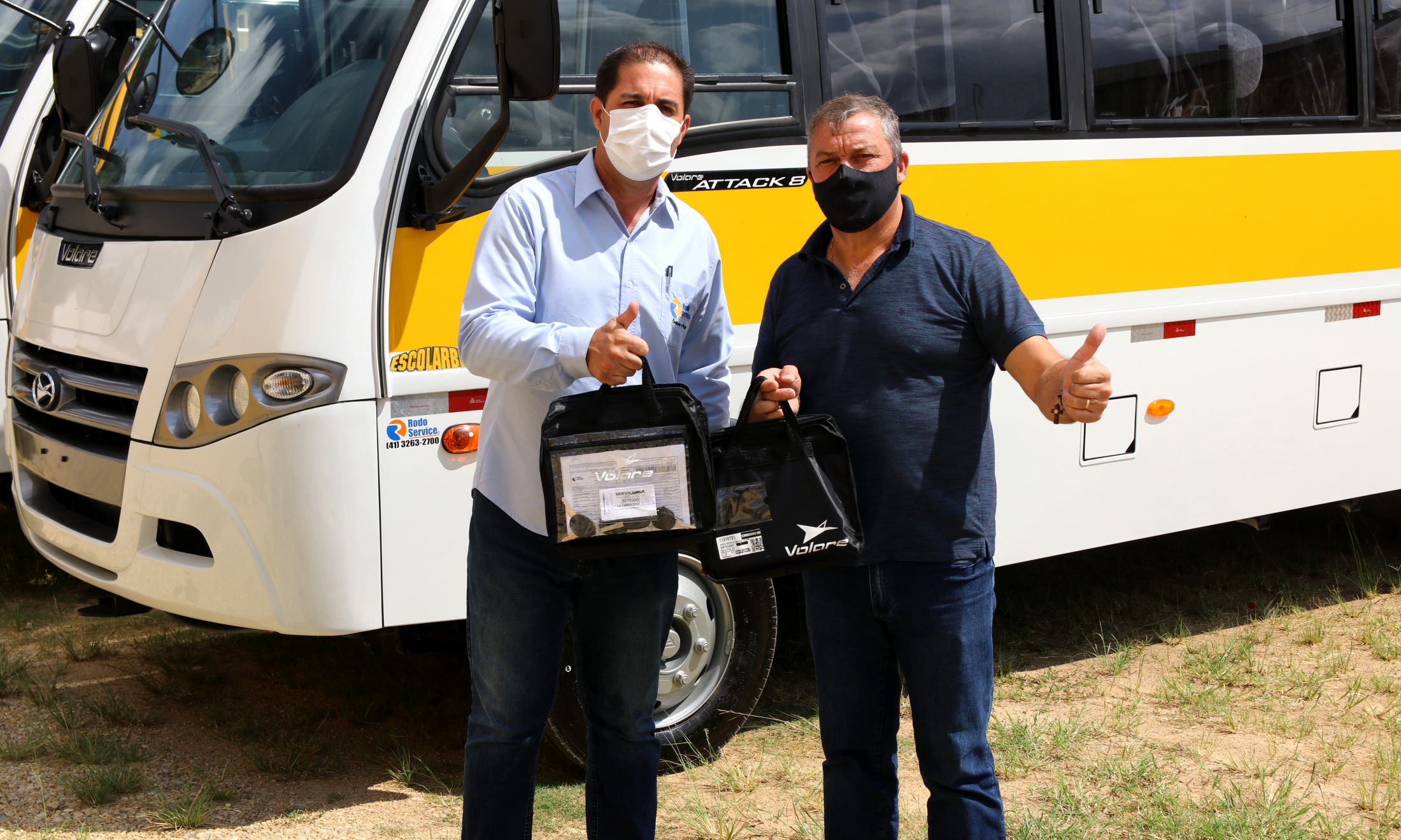 Ônibus adquirido com recursos próprios