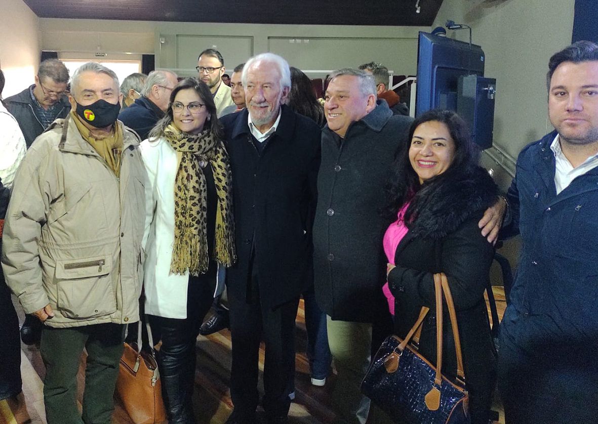 Contenda recebe 34 kits do Educatron