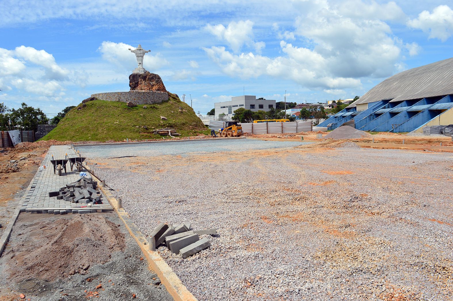 Seguem as obras do Meu Campinho de Contenda