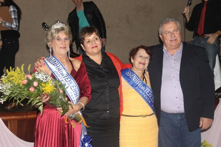 Rosi Radulski é Escolhida Rainha da Melhor Idade de Contenda