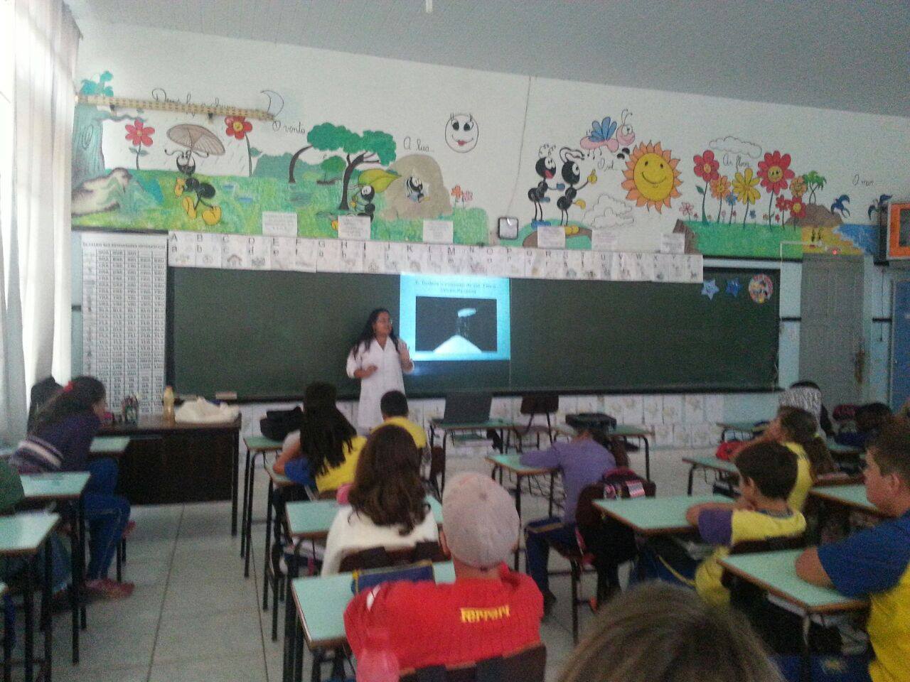 Alunos recebem palestras com Nutricionista