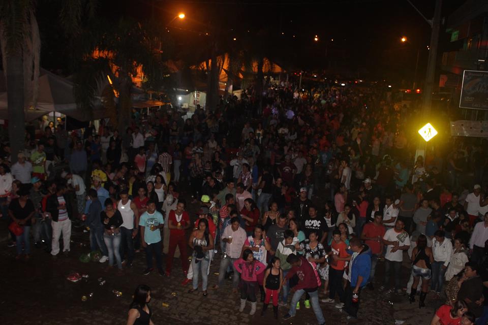Festa em comemoração ao 64º Aniversário do Município lota a Avenida João Franco