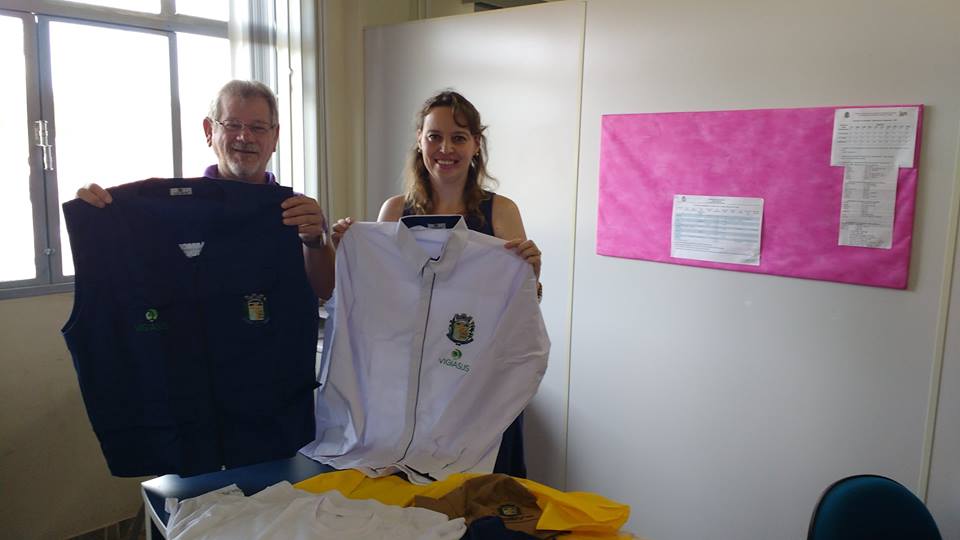 Secretaria Municipal de Saúde adquire uniforme para agente de endemias