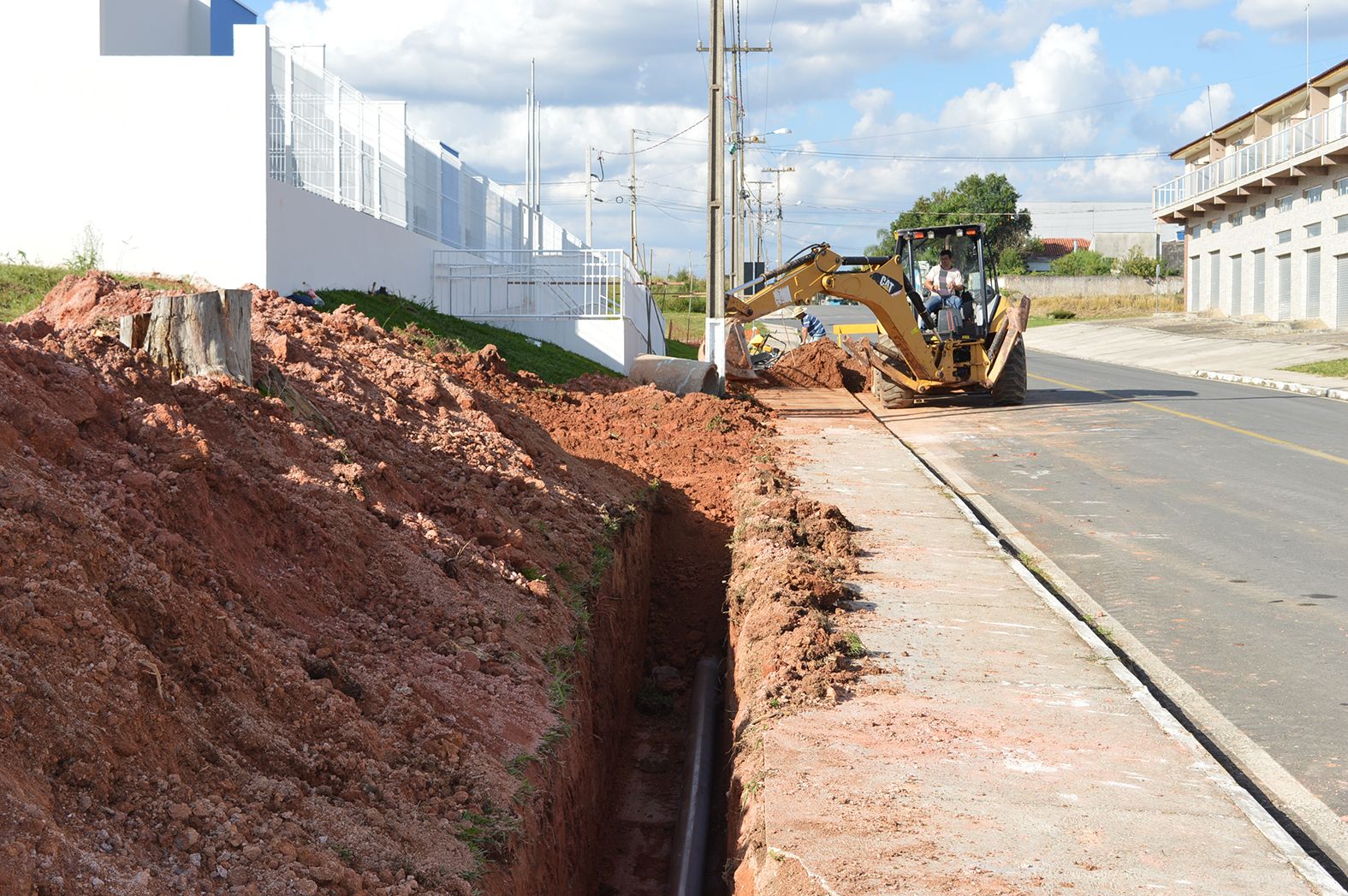 Prefeitura de Contenda faz ligação da rede de esgoto do CMEI Tia Cleusa
