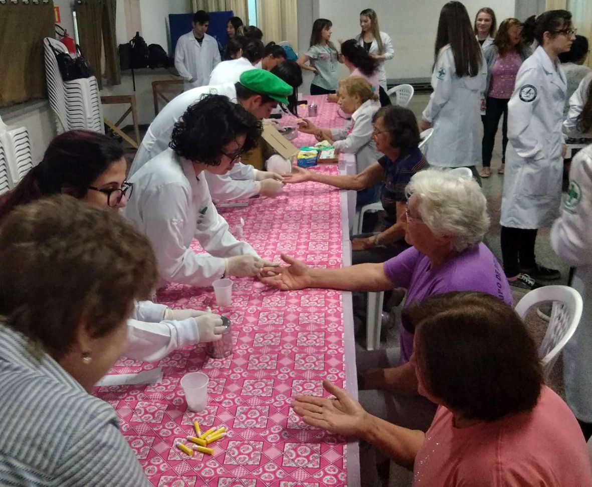 Alimentação saudável foi tema de  encontro com idosos de Contenda