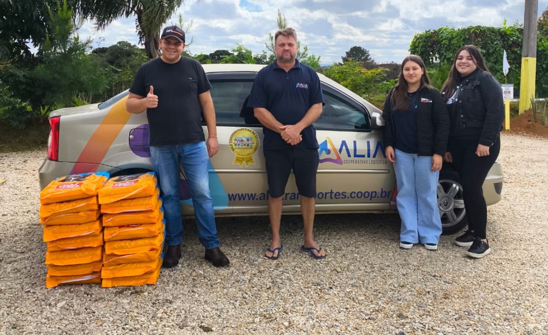 Contenda recebe nova doação de ração