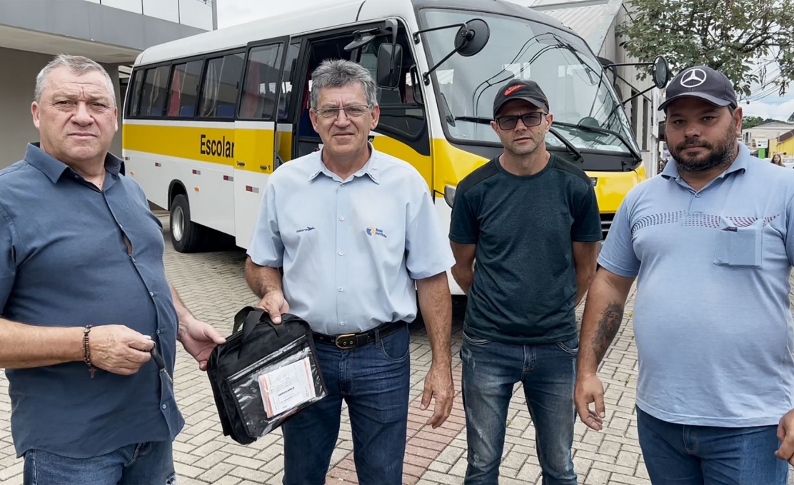 Contenda adquire novo ônibus escolar 