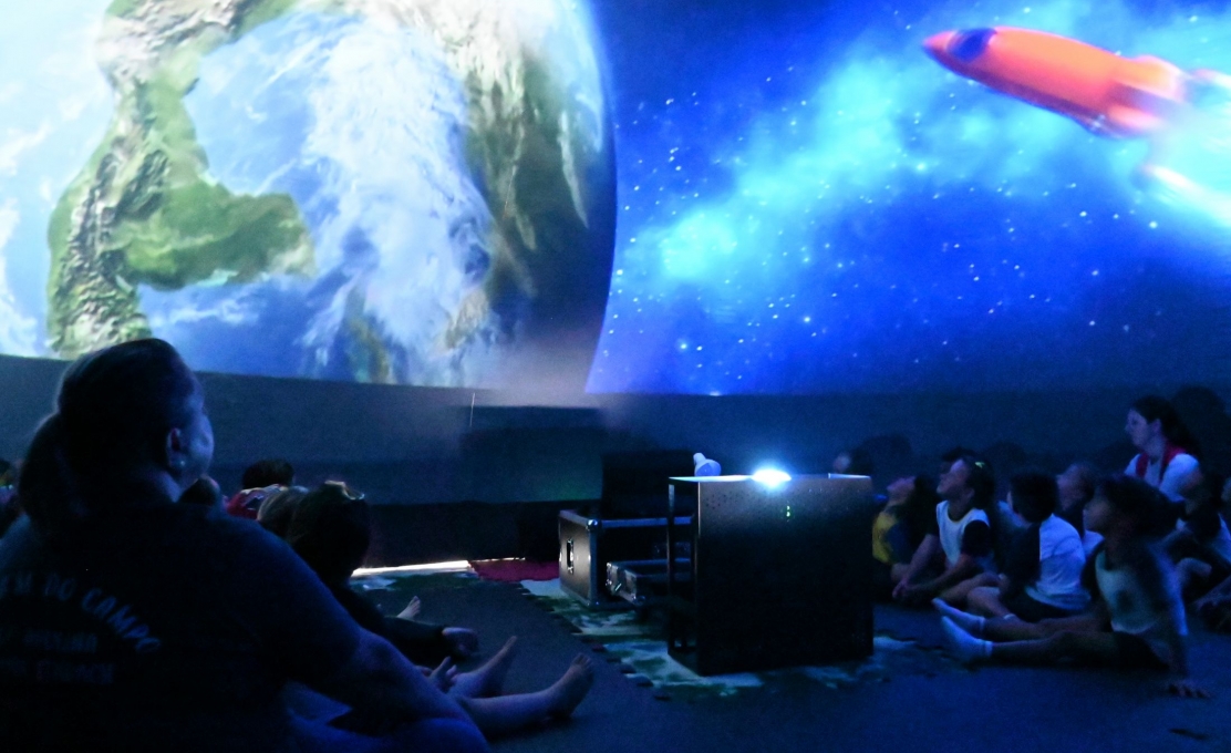 Contenda recebe o Planetário Móvel