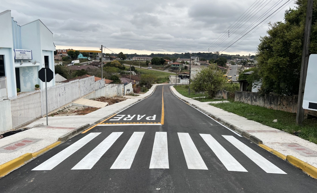Prefeitura entrega sete ruas pavimentadas