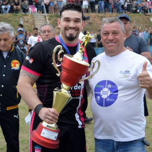 final-municipal-capitao-do-renegados-a-recebe-o-trofeu-de-segundo-lugar