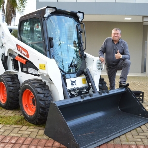 mini-carregadeira_(356)