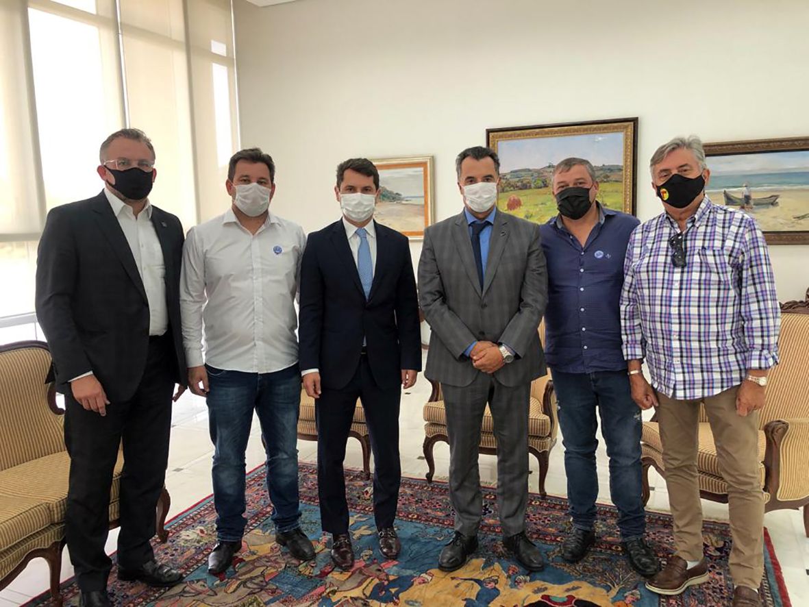 Mostarda cumpre agenda no TJ Paraná